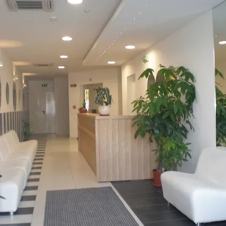 Ξενοδοχείο με διαμερίσματα Sea Rosburgo 4*