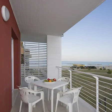 Sea Rosburgo Aparthotel Roseto Degli Abruzzi