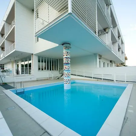 Sea Rosburgo Aparthotel Roseto Degli Abruzzi